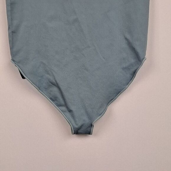 Skims Essential bodysuit NWOT - Picture 8 of 8